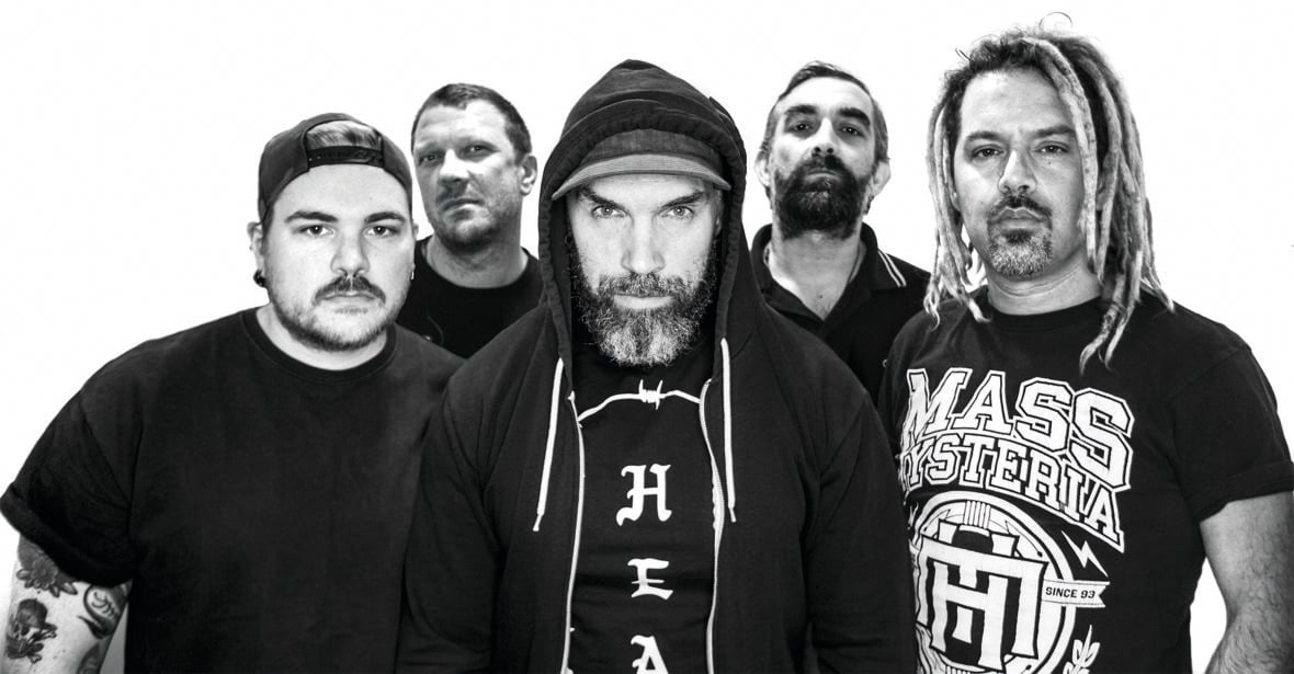 COMPLET /// MASS HYSTERIA + KLÁNG