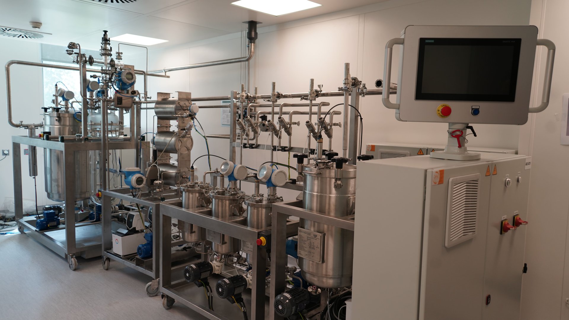 Développée par De Dietrich, Novalix, Bruker et pilotée par l'IA d'Alysophil, cette unité produit des principes actifs pharmaceutiques en flux continu.
