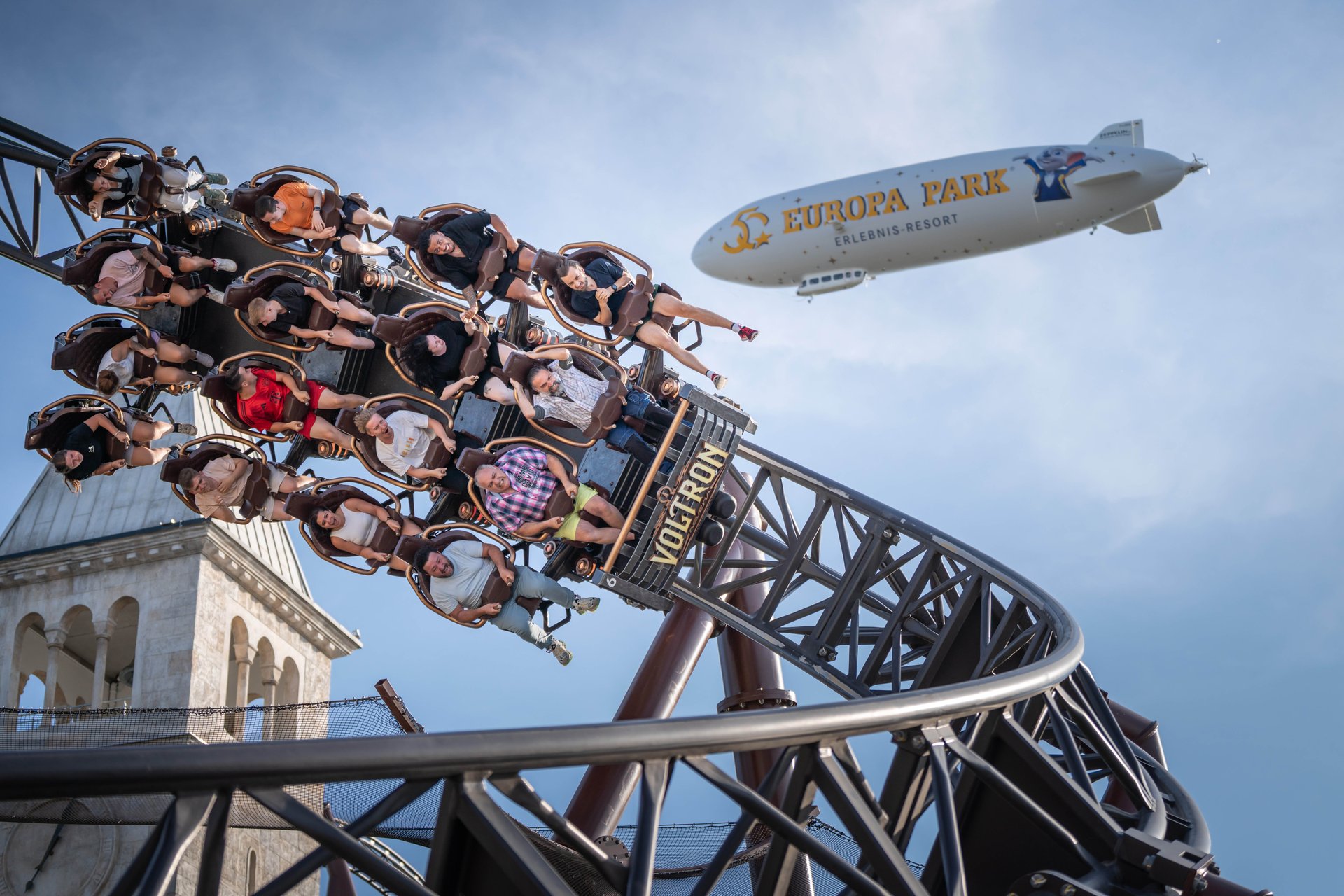 Europa-Park célèbre ses 50 ans et renforce sa marque avec SUPER GRAND PRIX au cinéma le 8 octobre
