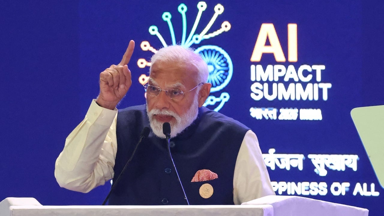 En Inde, Modi appelle à un accès universel à l'IA, Altman à une "régulation"