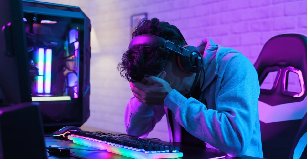 Cybersécurité des adolescents : Un équilibre fragile entre addiction, contenus choquants et cyberharcèlement