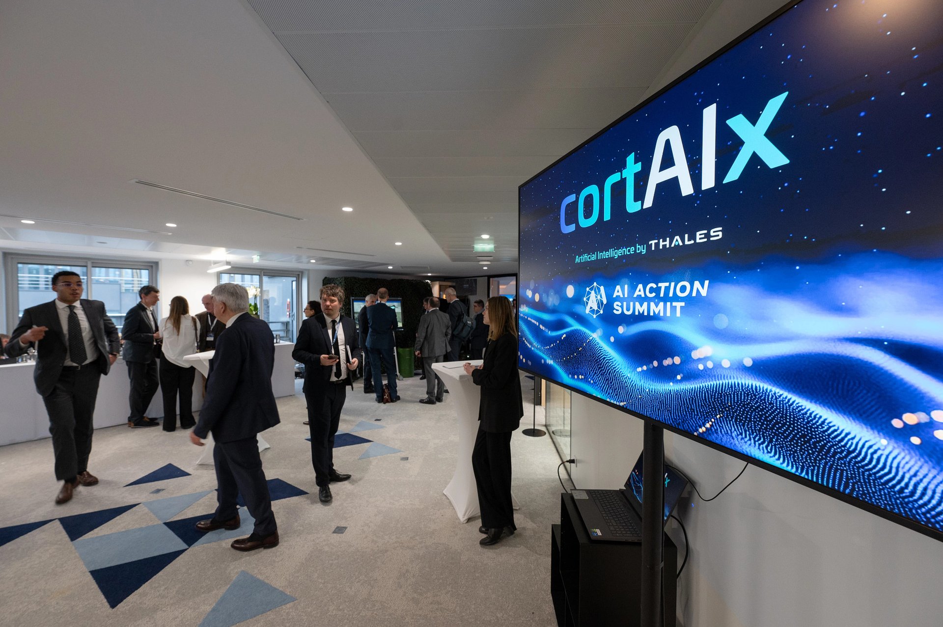 IA en conditions contraintes : Thales lance cortAIx au Royaume-Uni