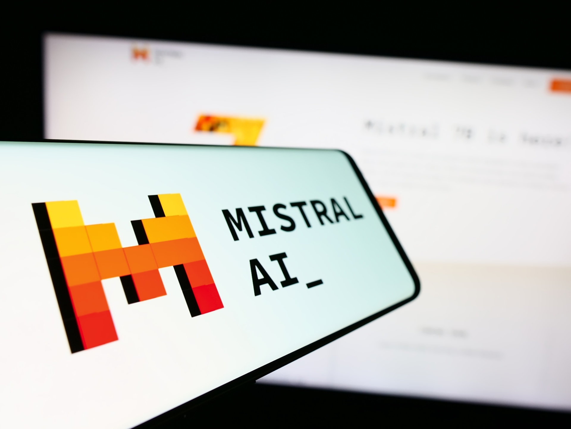 Malgré les freins en Europe, Mistral AI veut rester français