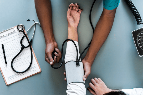[Chronique] Vol de données de l’Assurance-maladie : quand 510 000 usagers payent la négligence d’un artisan-développeur