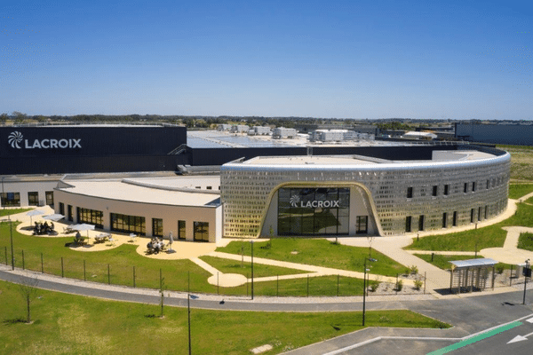 Dans les Mauges, LACROIX inaugure la « 1ère usine d’assemblage électronique du futur »