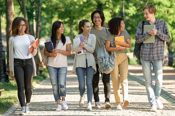 Neuf écoles parisiennes mobilisées pour digitaliser les petits commerces