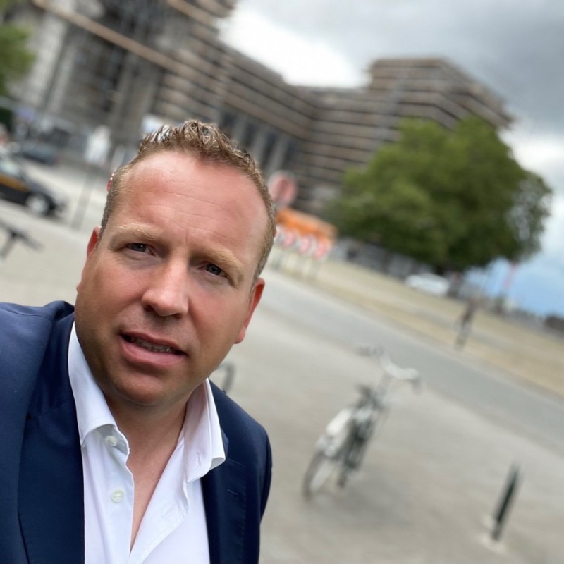 Xavier VAN OVERMEIRE | Vice-président
Associé, Commerce international et affaires, Dentons