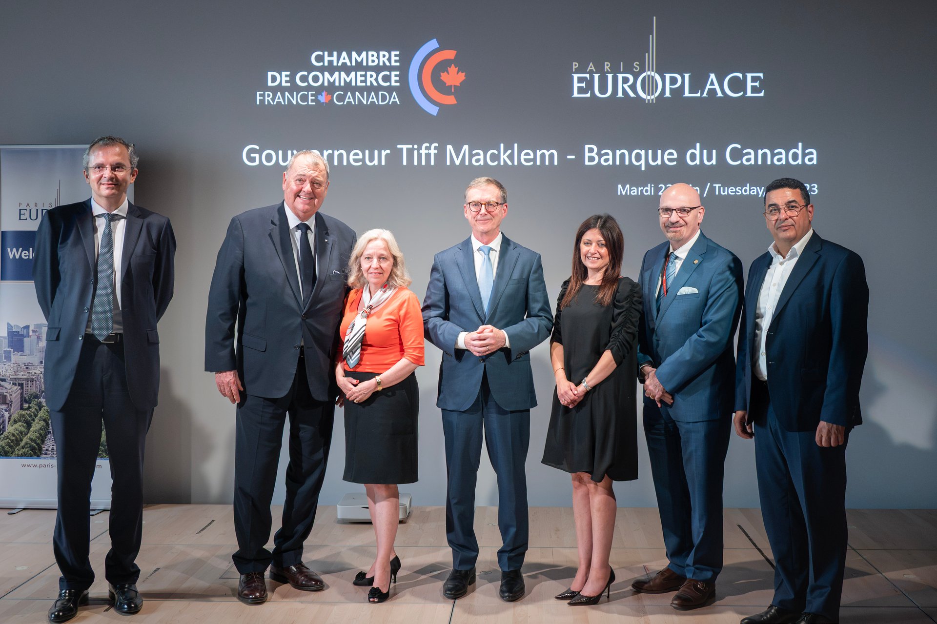 Le gouverneur de la Banque du Canada appelle à un renforcement de la coopération internationale face aux déséquilibres de l'économie mondiale. 