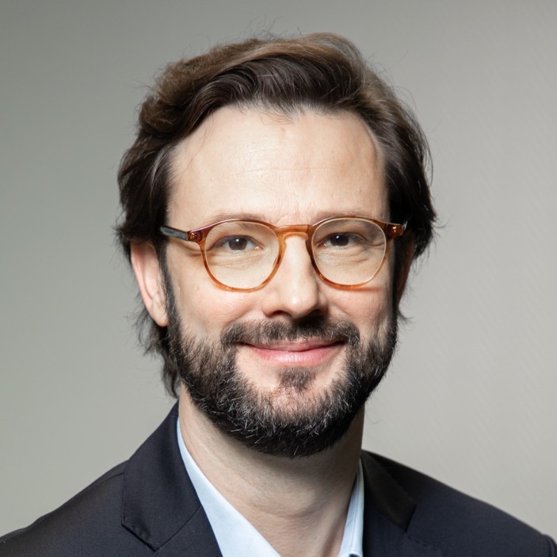Emmanuel MARTIN | Secrétaire
Vice-président, Affaires Corporatives, Ubisoft